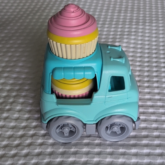 Green Toys Cupcake Truck - Picture 1 of 4
